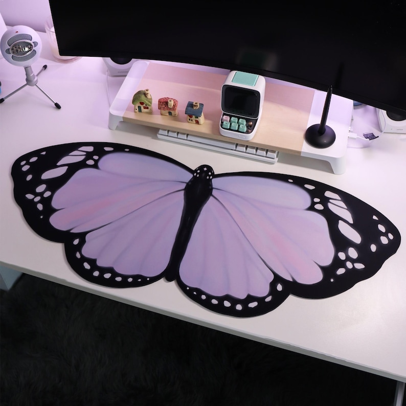 Purple Lilac Butterfly Deskmat - Tradescantia Purple のレビューと価格