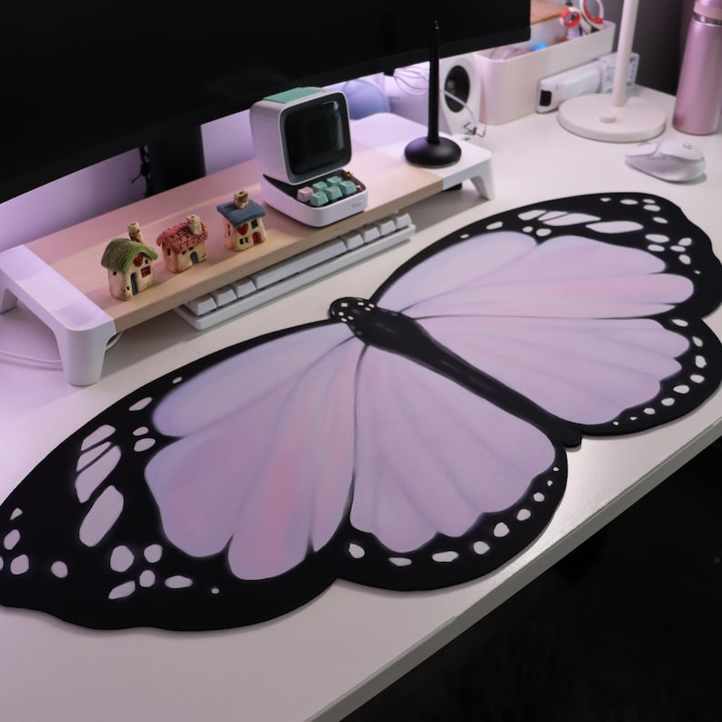 Purple Lilac Butterfly Deskmat - Tradescantia Purple のレビューと価格