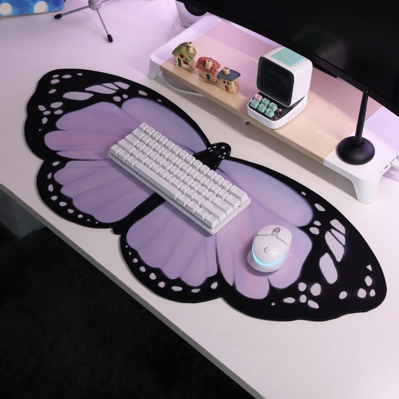 Purple Lilac Butterfly Deskmat - Tradescantia Purple のレビューと価格