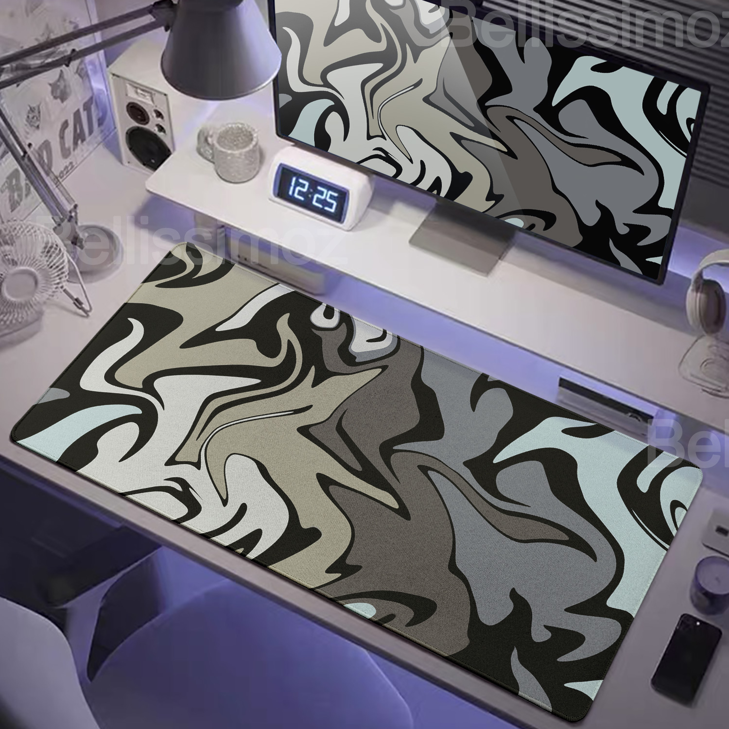 Strata Liquid Mousepad Large G - Tradescantia Purple のレビューと価格